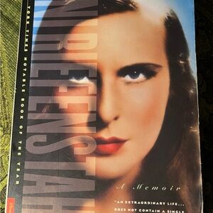 𝕃𝕖𝕟𝕚 ℝ𝕚𝕖𝕗𝕖𝕟𝕤𝕥𝕒𝕙𝕝 𝕄𝕖𝕞𝕠𝕚𝕣